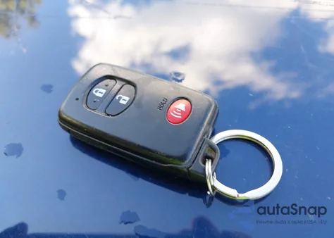 2015 Toyota Prius Two from USA, damaged, VIN JTDKN3DUXF0475575